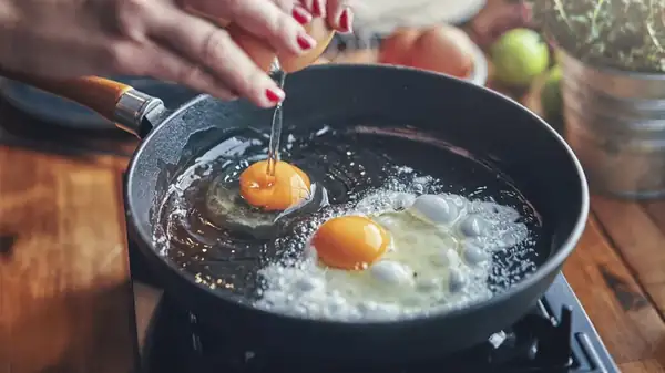 The best frying pans for achieving the perfect fried egg, according to an expert