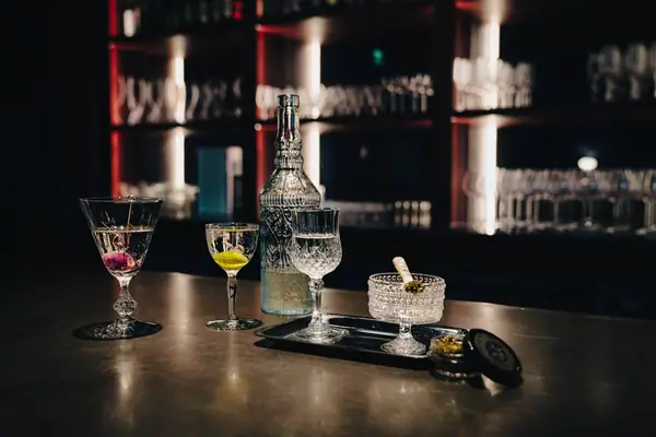 A Martini Tasting Menu With Caviar Pairings Is a Dream Waiting to Happen
