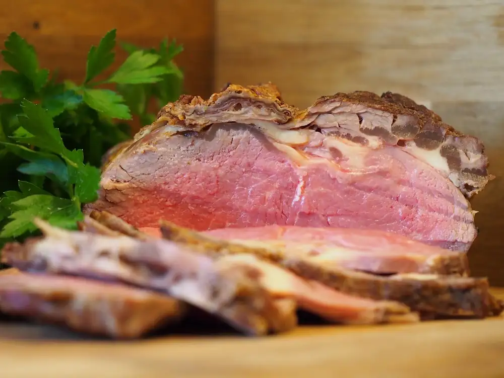 Roast beef with roasted peach and corn nut tartar sauce