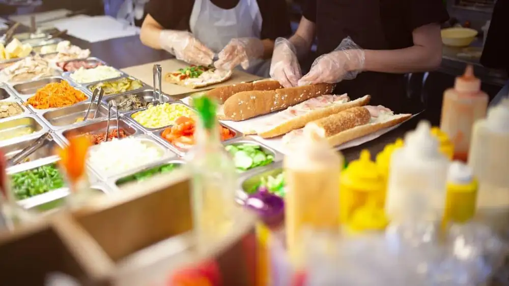 The Restaurant Industry’s K-Shaped Recovery is Squeezing the Middle