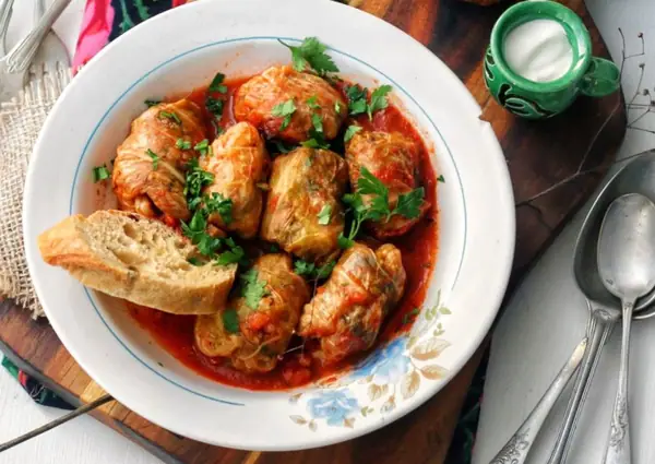 Mushroom-stuffed Cabbage Rolls