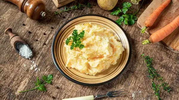The Earthy Mashed Potato Substitute That Brings Sweet Flavor To Dinner