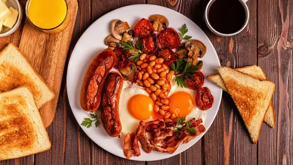 For The Easiest Full English Breakfast, Break Out The Sheet Pan