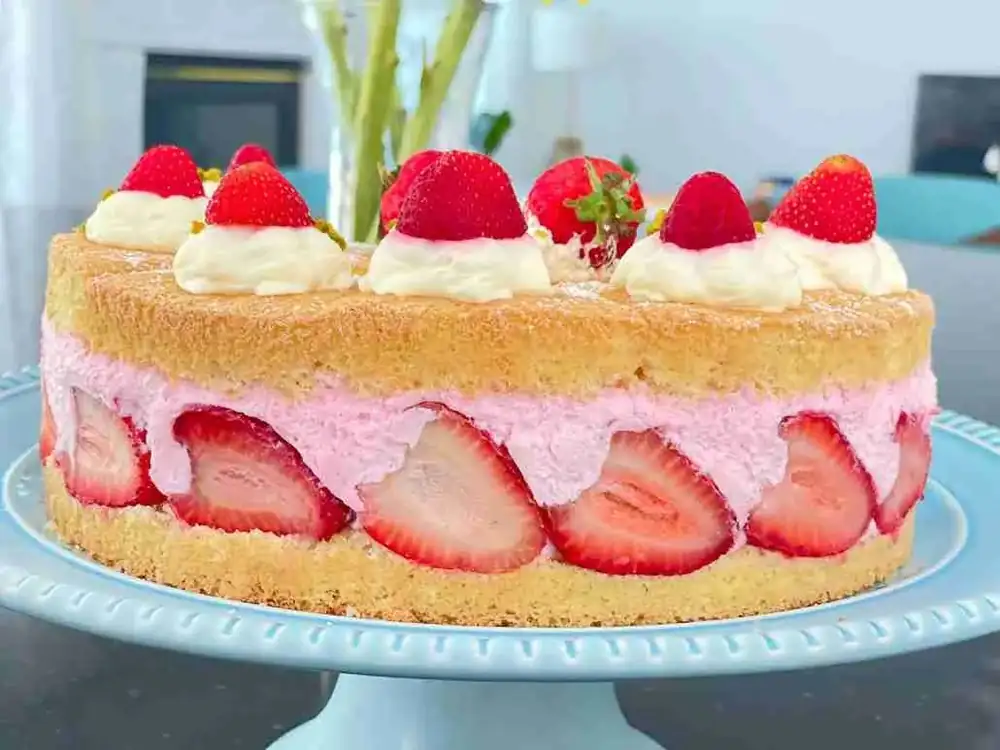 Strawberry Cream Cake