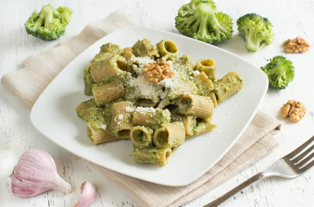 A broccoli pesto recipe to make this vegetable appealing to those who usually avoid it like the plague!