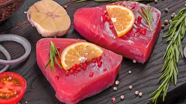 ¿Se puede preparar ensalada de atún con pescado fresco?