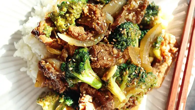 Receta de ternera con brócoli al estilo de los restaurantes de comida para llevar