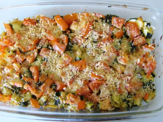 Tomato and zucchini gratin