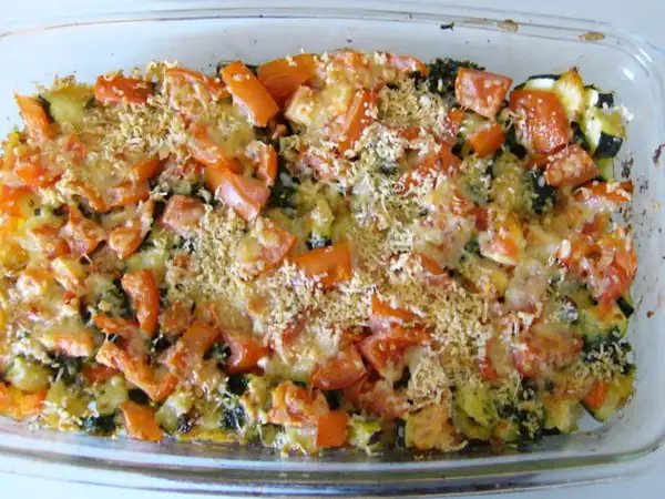 Tomato and zucchini gratin