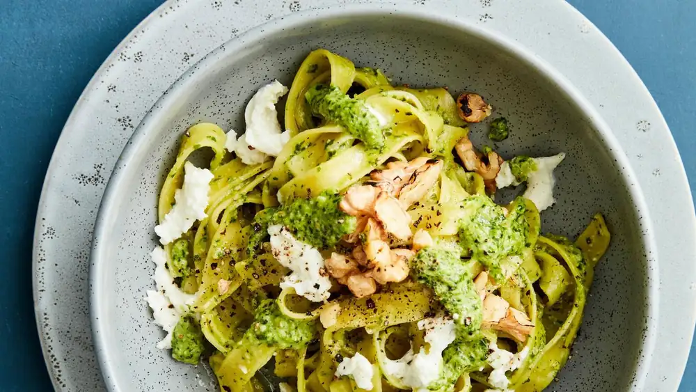 Cocina relajada para dos después del trabajo: Pasta con pesto de nueces