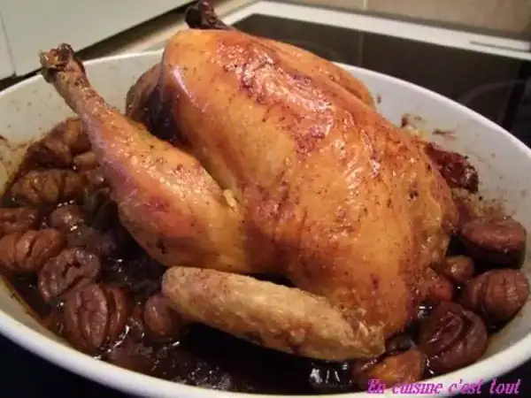 Stuffed chicken with dried fruit