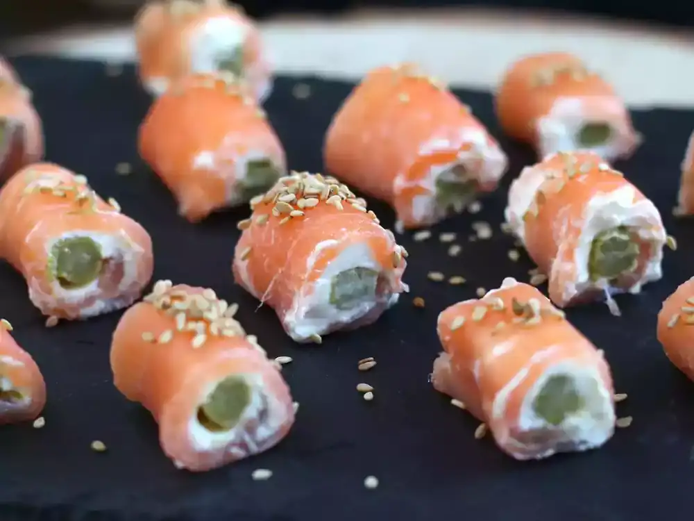 Receta: Rollitos de salmón, queso de cabra y espárragos