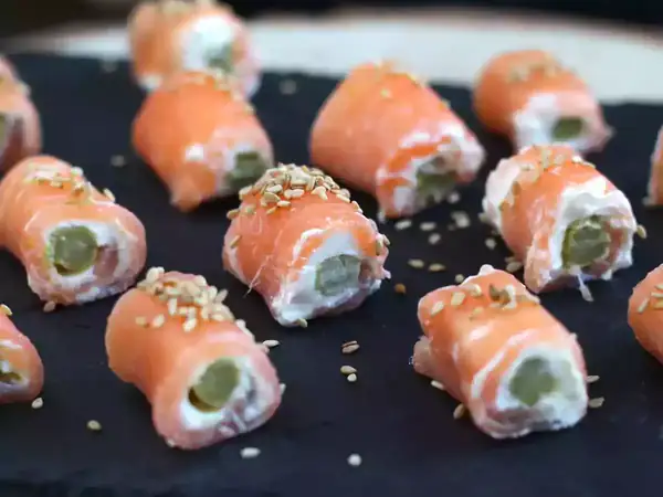 Recipe: Salmon, goat cheese and asparagus rolls