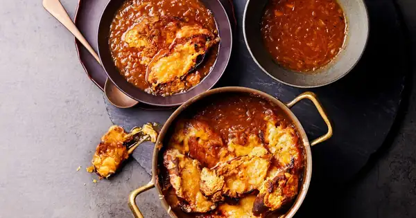 2 kilograms of onions define the new French onion soup gratin method