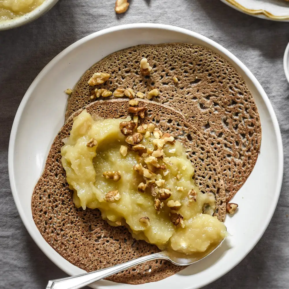 Tortitas de trigo sarraceno al estilo bretón y mi receta favorita de compota de manzana