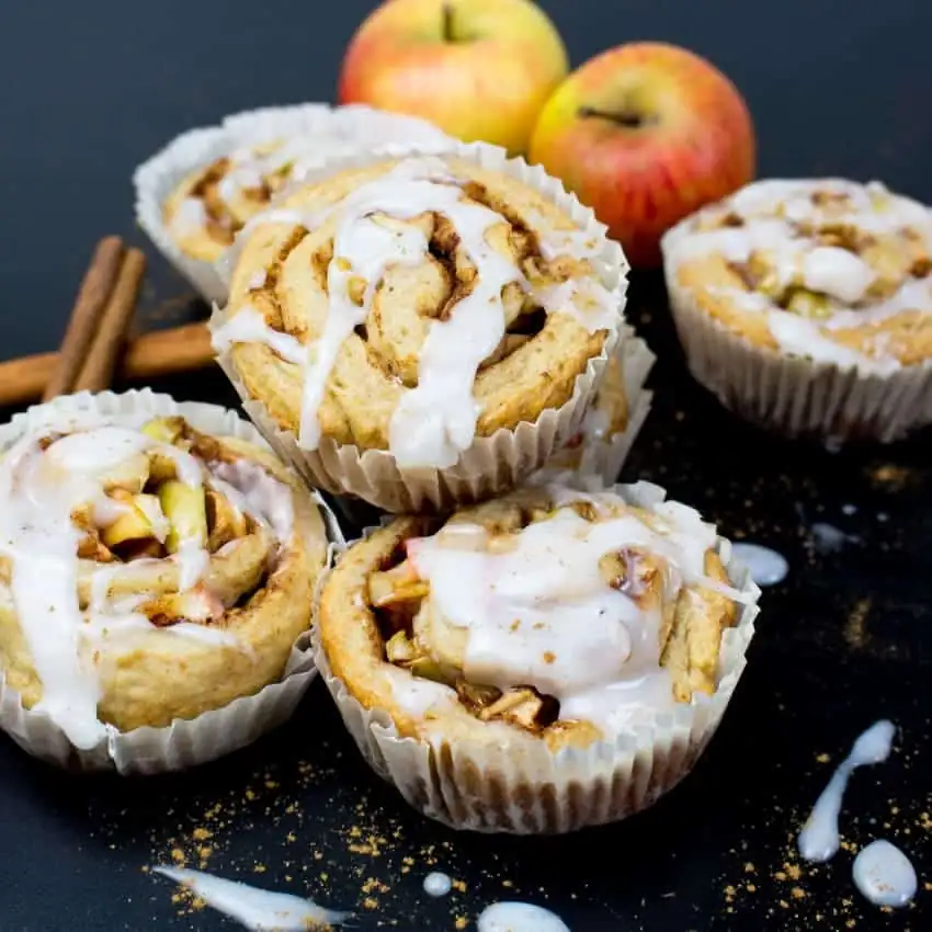 Vegan cinnamon rolls with apple