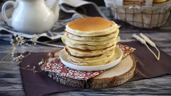 Probar la masa cruda para panqueques: el riesgo no proviene solo de los huevos