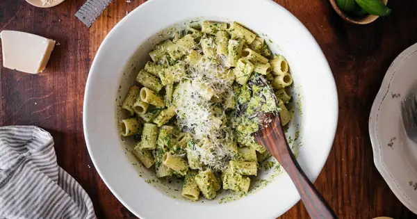 Pasta with green basil and cashew pesto