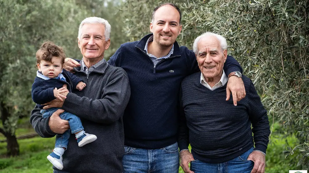 En las laderas volcánicas del Etna, Sikulus revive una tradición familiar de aceite de oliva