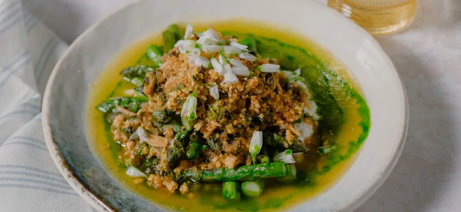 Grilled asparagus, smoked goat's cheese and Polonaise sauce