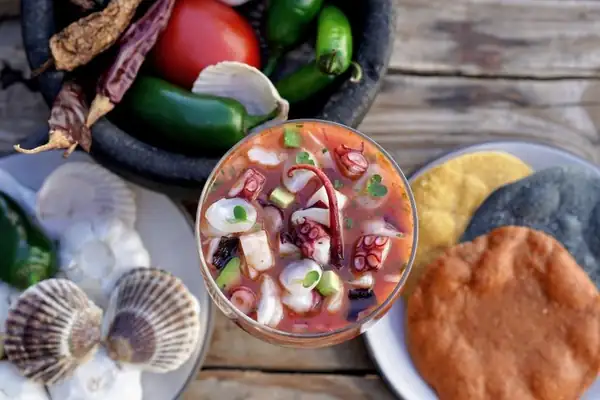 Ceviches y tacos de Black Pearl Cevicheria Pop-up en Vegas Test Kitchen