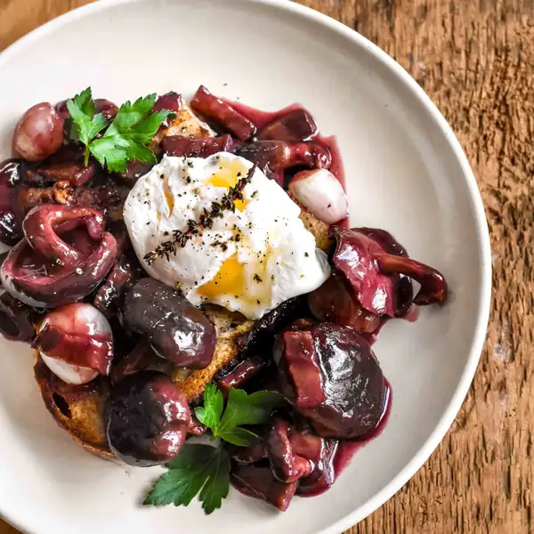 Burgundy Poached Egg in Red Wine Sauce on Toast (Oeuf en Meurette)