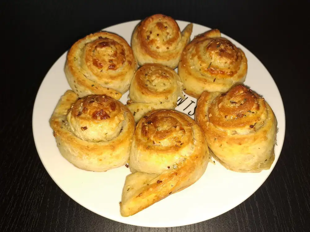 Caracoles al ajillo y queso sin levadura