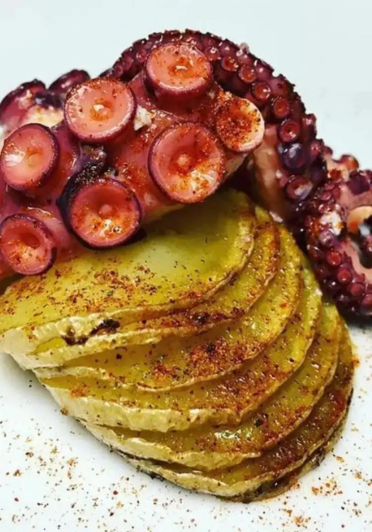 Octopus, potatoes and smoked paprika