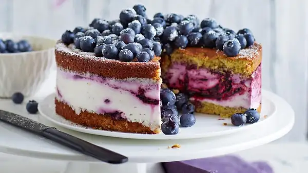 Solo la base va al horno: pastel de quark y arándanos con un éxito garantizado
