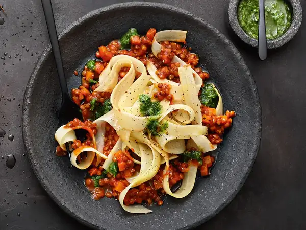 Vegetable pasta with lentil bolognese