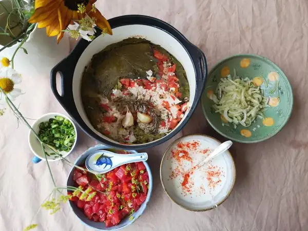 Round rice with vine leaves recipe