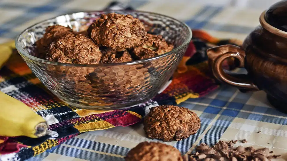 Oatmeal Cookies with Chocolate and Banana