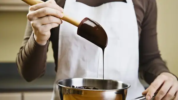 Cómo diluir el chocolate derretido para obtener los mejores resultados