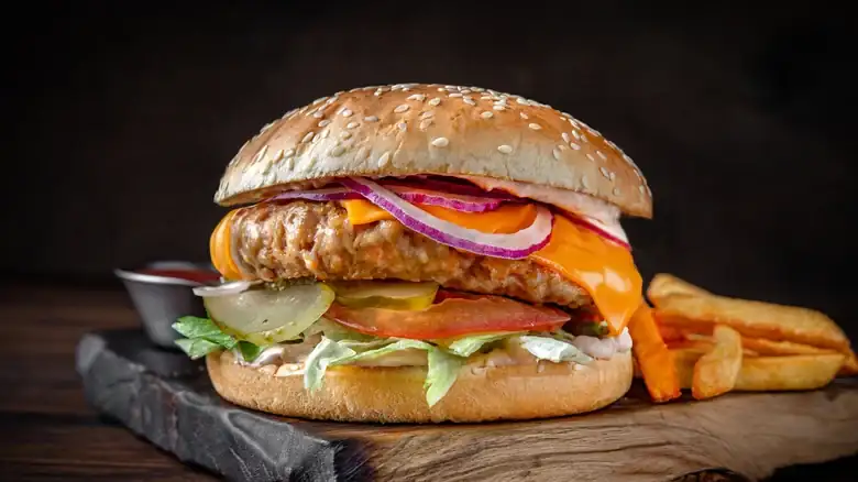 La carne de cerdo es la carne subestimada para hamburguesas jugosas