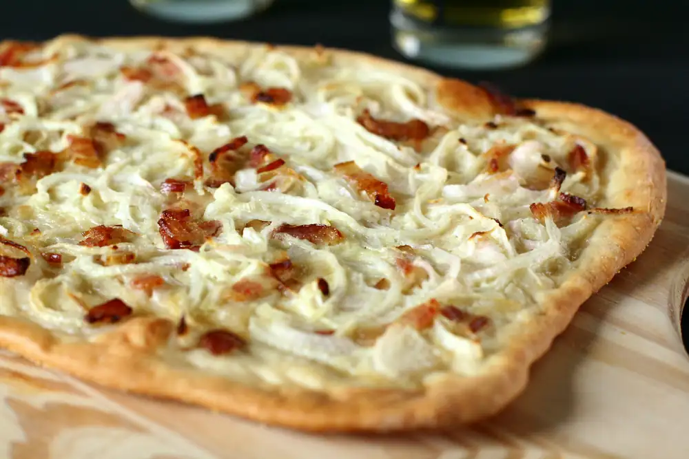 Flammekueche: the cult dish of the Franco-German border region