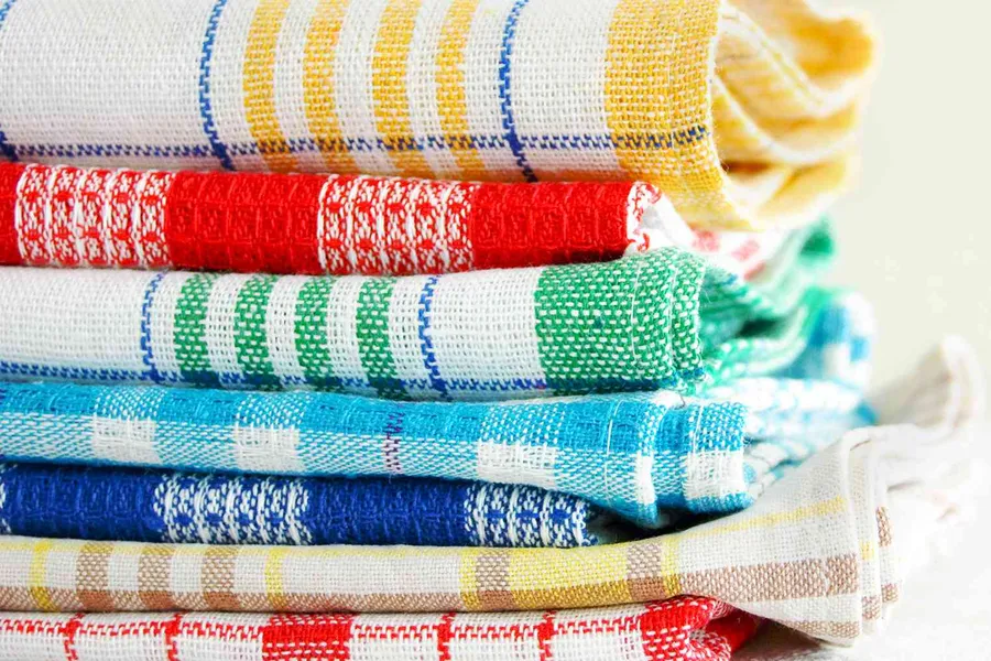 El mejor quitamanchas para la ropa de cocina, según un experto en limpieza