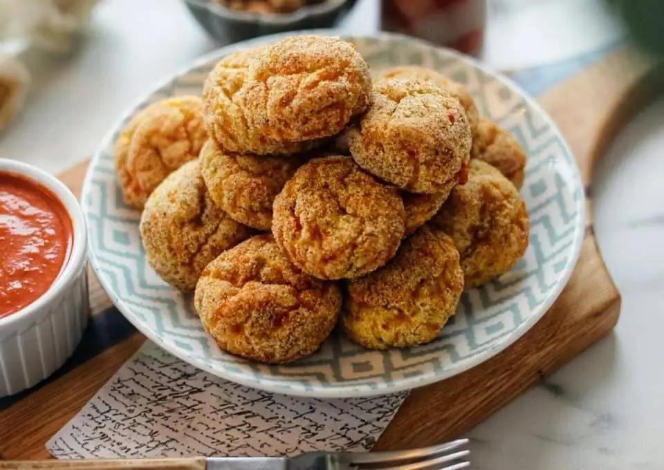 Bolitas de patata y queso al horno