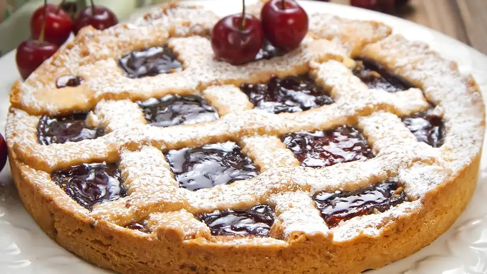 Tarta de San Francisco, una deliciosa tarta de masa quebrada con mermelada de cereza