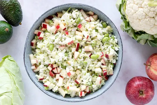 Cottage cheese salad with cauliflower - recipe for a crispy and filling salad