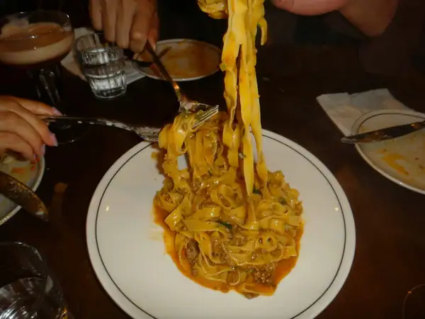 How to pair pasta types with sauces?