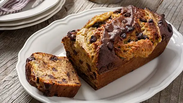 What chocolate to use in banana bread and how to incorporate it into the dough