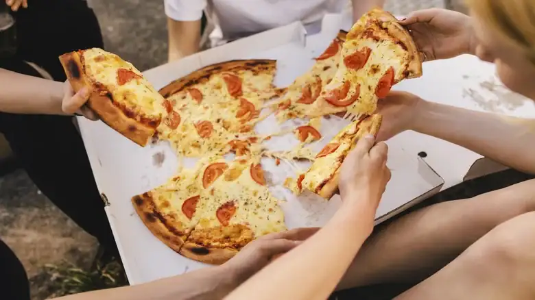 The easiest way to make takeaway pizza look fresh from the kitchen