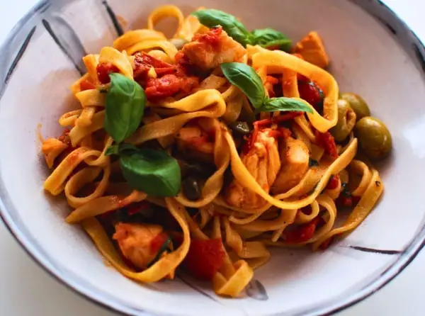 Salmon Tomato Pasta (No Cream)