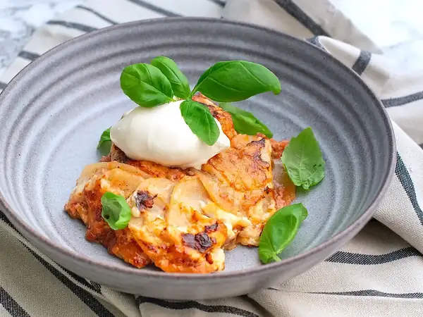 Minced meat gratin with potatoes and white wine