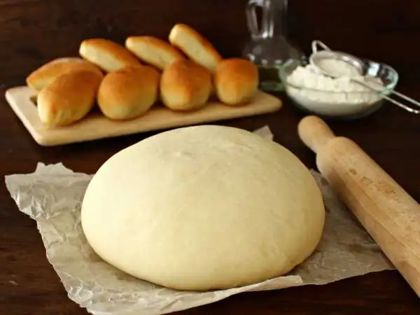 Quick yeast dough with water for pies