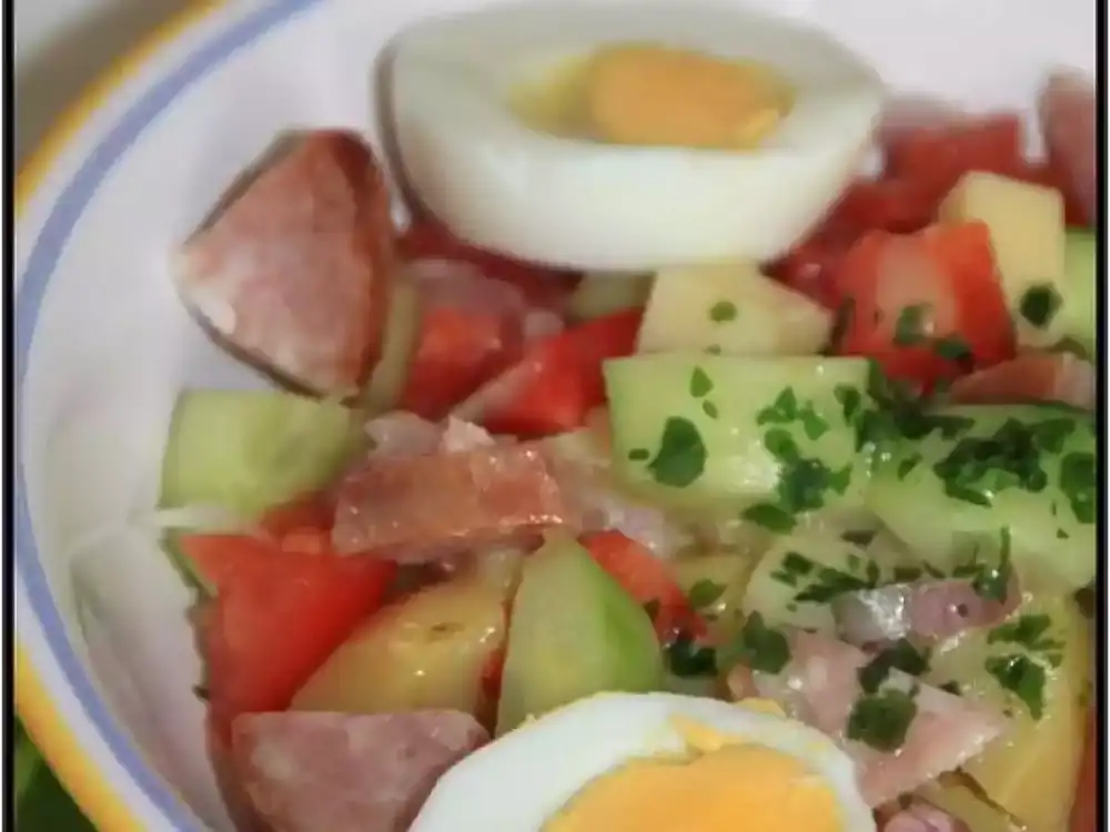 Recipe for a salad from Franche-Comté, with Morteau sausage and Comté cheese