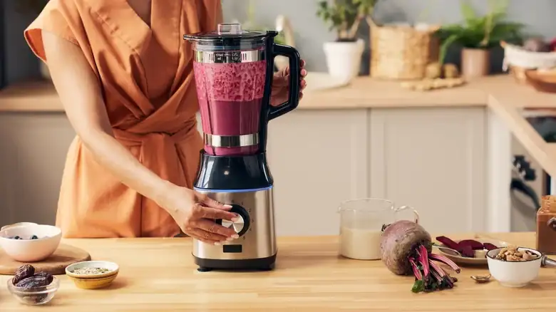 Yes, The Order You Put Ingredients Into A Blender Matters