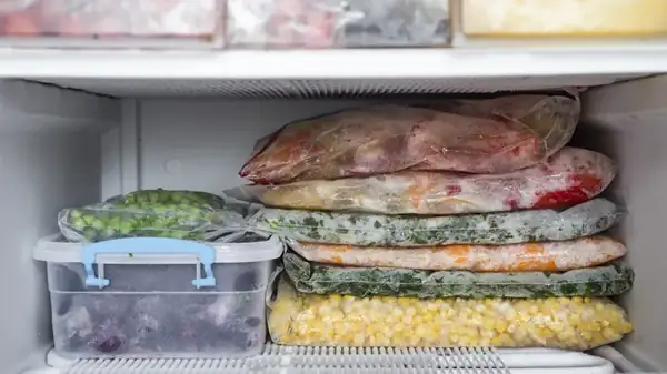 ¿Congelar alimentos a punto de caducar realmente prolonga su vida útil?