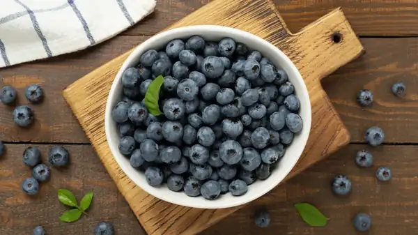 Cilantro enhances the natural flavor of blueberries