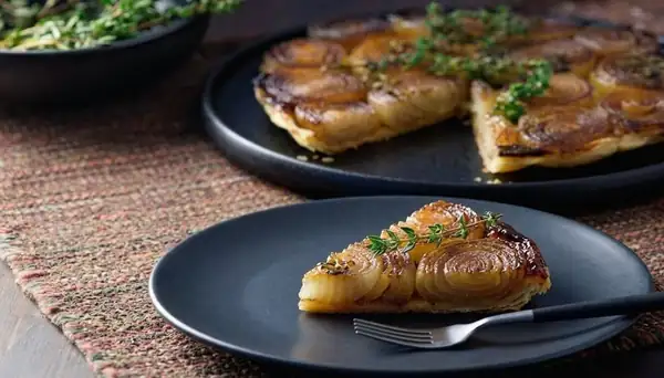 Each slice combines caramelization and flavor: the appetizer dish that leaves its mark